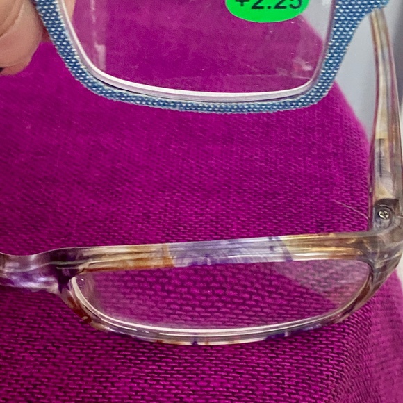 Reading Glasses2.25 and 3.0 magnification - Picture 5 of 9